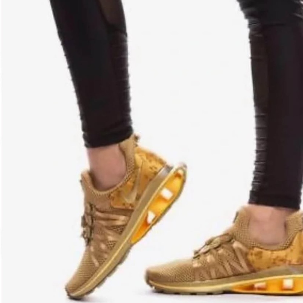 Nike Shox Gravity Metallic Gold Running Shoe Womens Sz 10